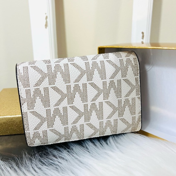 Michael Kors Jet Set Charm Medium Slim Wallet - Picture 5 of 15